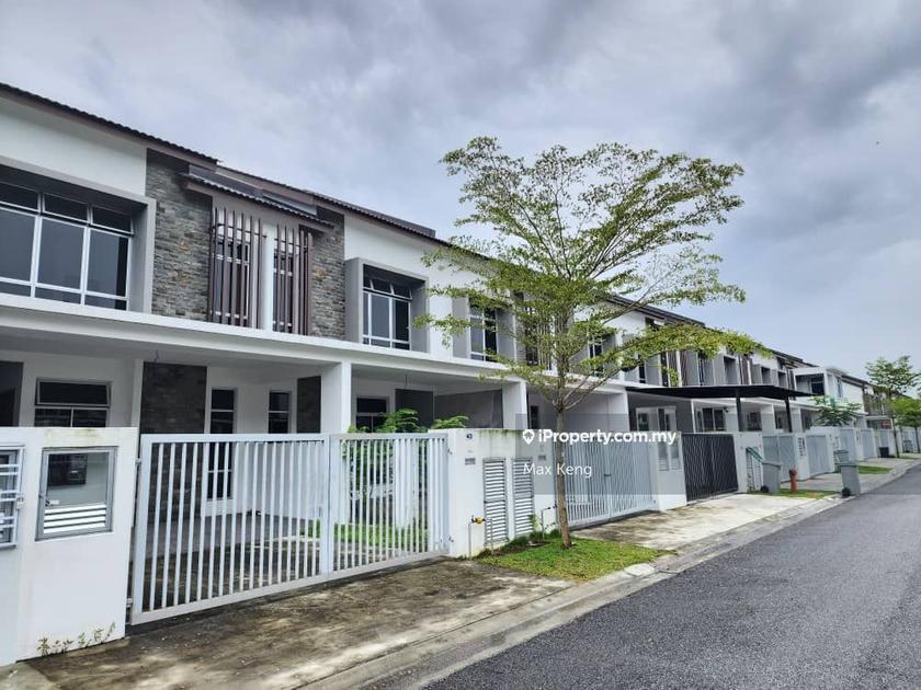 Taman Bukit Mutiara @ Jalan Mutiara Indah, Johor Bahru End lot 2-sty ...