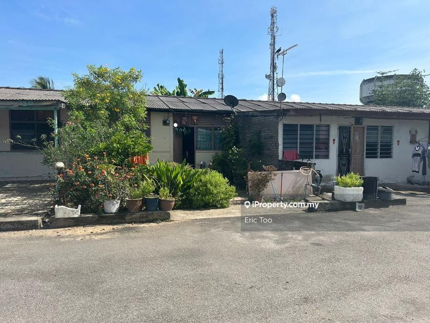 Ayer Tawar Corner lot 1sty Terrace/Link House 2 bedrooms for sale
