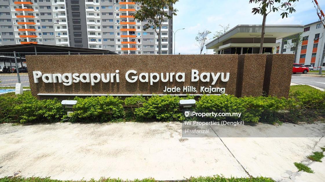 Gapura Bayu End Lot Apartment 3 Bedrooms For Sale In Kajang Selangor Iproperty Com My