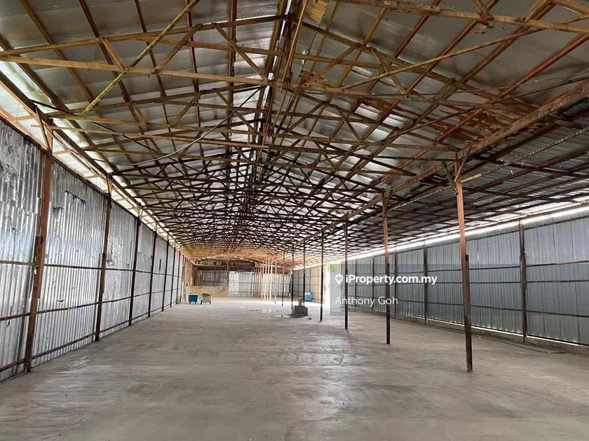 Kampung Valdor, Valdor Warehouse for rent