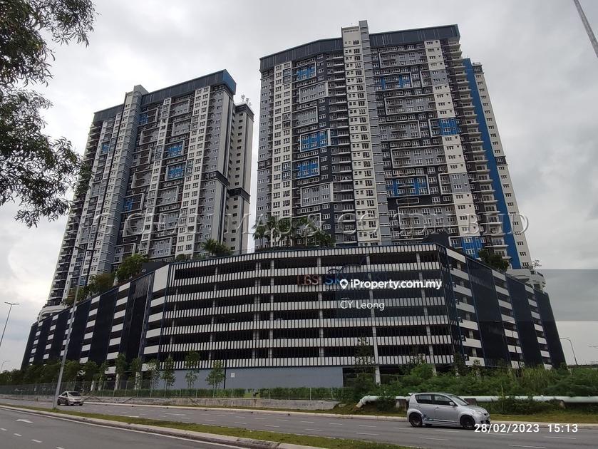 Skylake Residence Serviced Residence 2+1 bedrooms for sale in Puchong