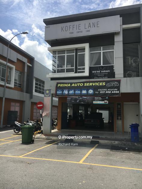 Family mart prima saujana