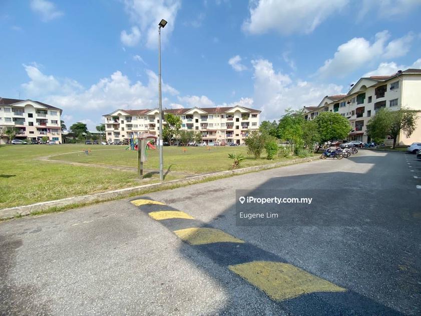Taman Desa Kempas Intermediate Apartment 3 bedrooms for sale in Tampoi