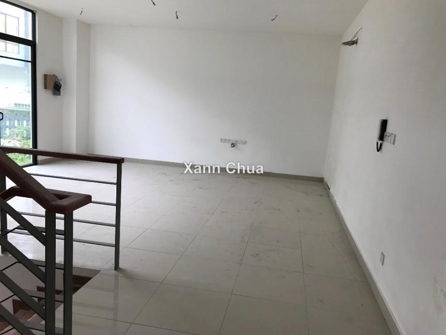 Rumah Berangkai 3 Tingkat untuk Dijual di Sunway Eastwood, Taman Equine, Seri Kembangan oleh Xann Chua - iProperty.com.my