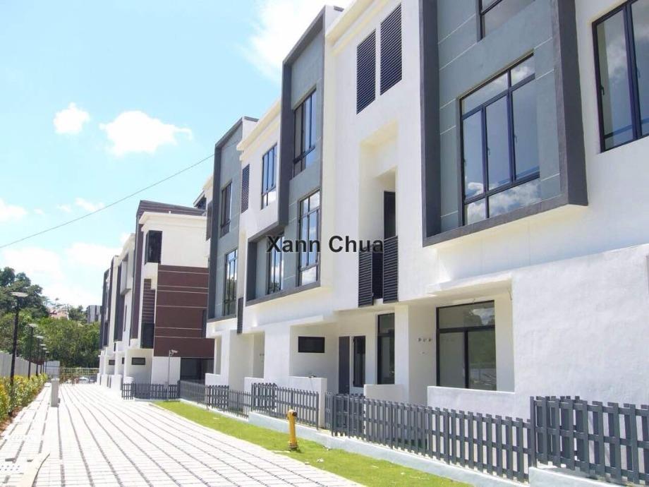 Rumah Berangkai 3 Tingkat untuk Dijual di Sunway Eastwood, Taman Equine, Seri Kembangan oleh Xann Chua - iProperty.com.my