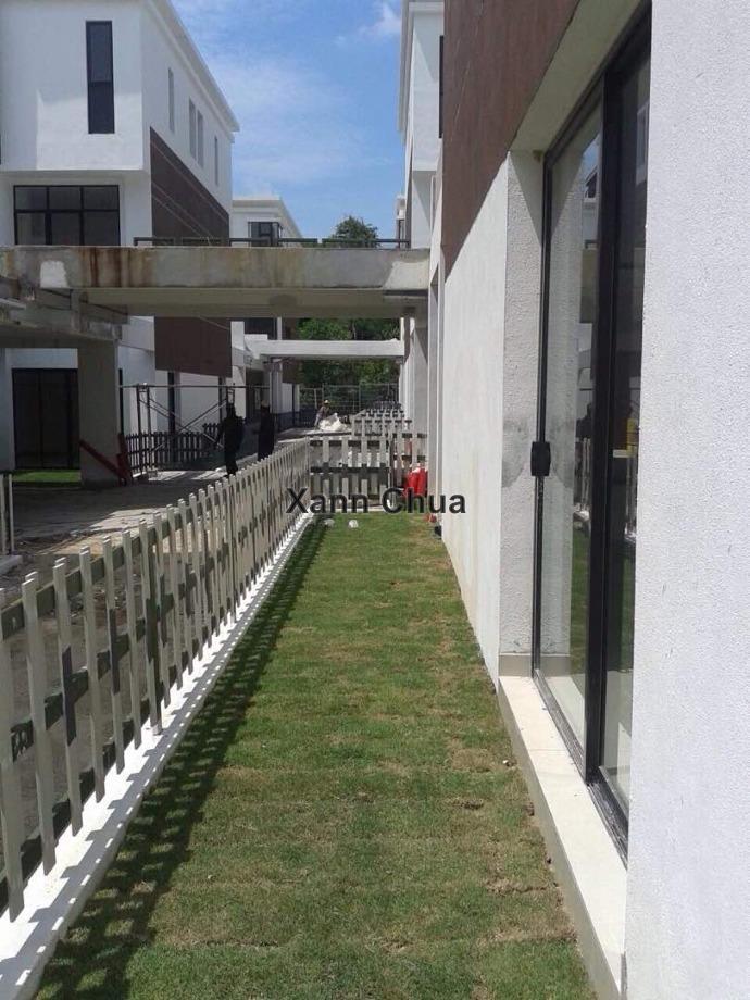 Rumah Berangkai 3 Tingkat untuk Dijual di Sunway Eastwood, Taman Equine, Seri Kembangan oleh Xann Chua - iProperty.com.my