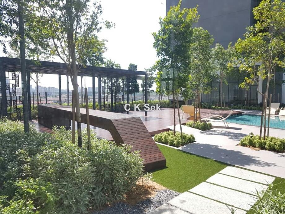 Residensi Servis untuk Disewa di Emporis oleh C K Sek - iProperty.com.my