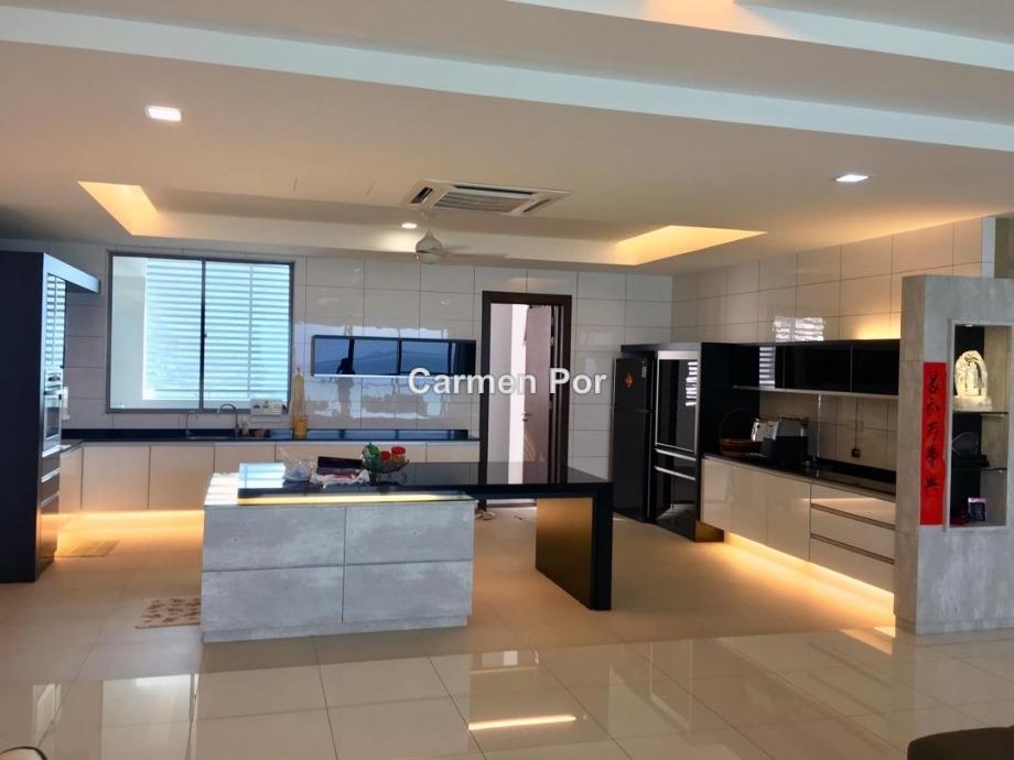 Condominium for Rent in Infinity Beachfront Condominium by Carmen Por - iProperty.com.my