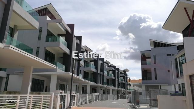 Rumah Berkembar untuk Dijual di Raja Uda, Butterworth oleh Esther Sim - iProperty.com.my