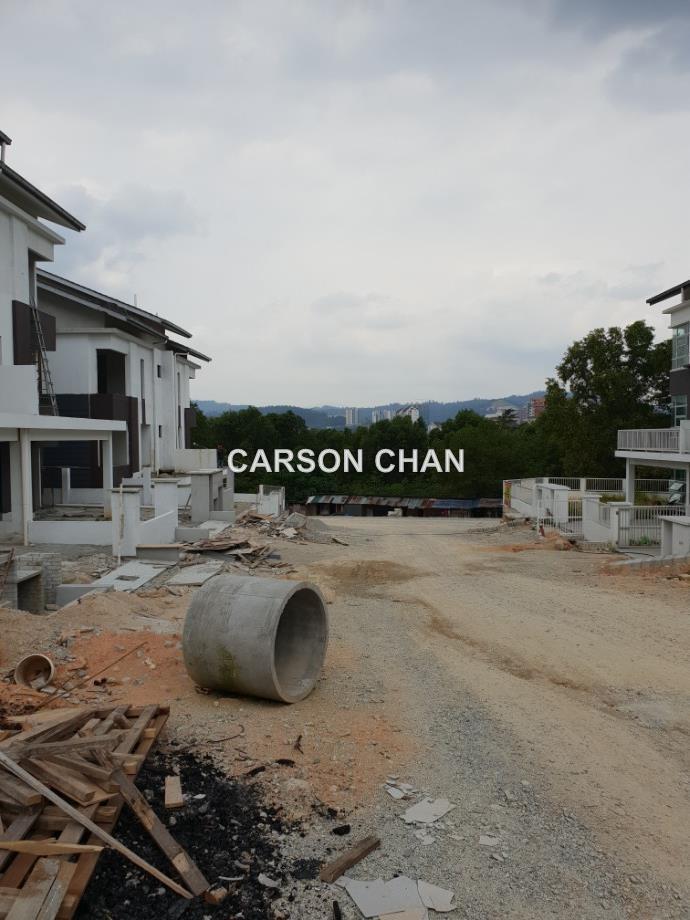Semi-Detached House for Sale in Taman Pinggiran Mahkota, Sungai Long, Cheras by Carson Chan - iProperty.com.my
