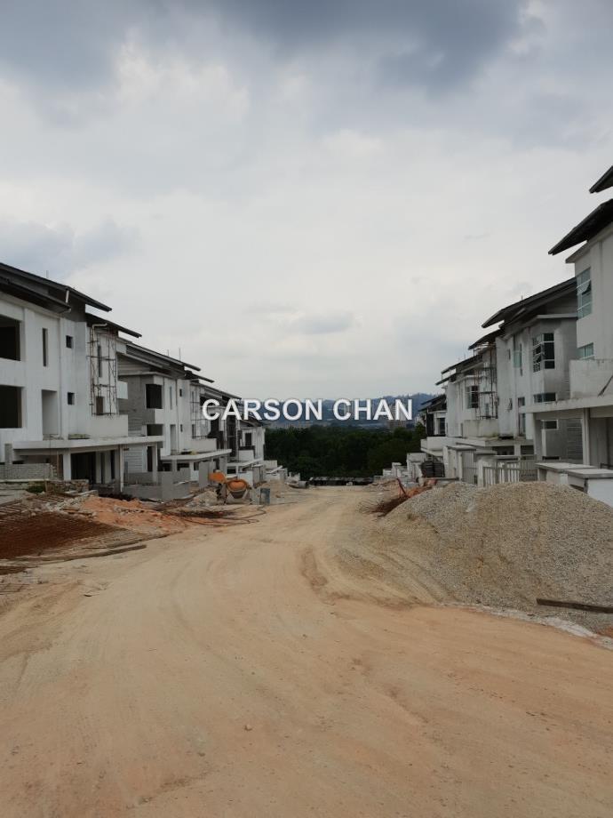 Semi-Detached House for Sale in Taman Pinggiran Mahkota, Sungai Long, Cheras by Carson Chan - iProperty.com.my