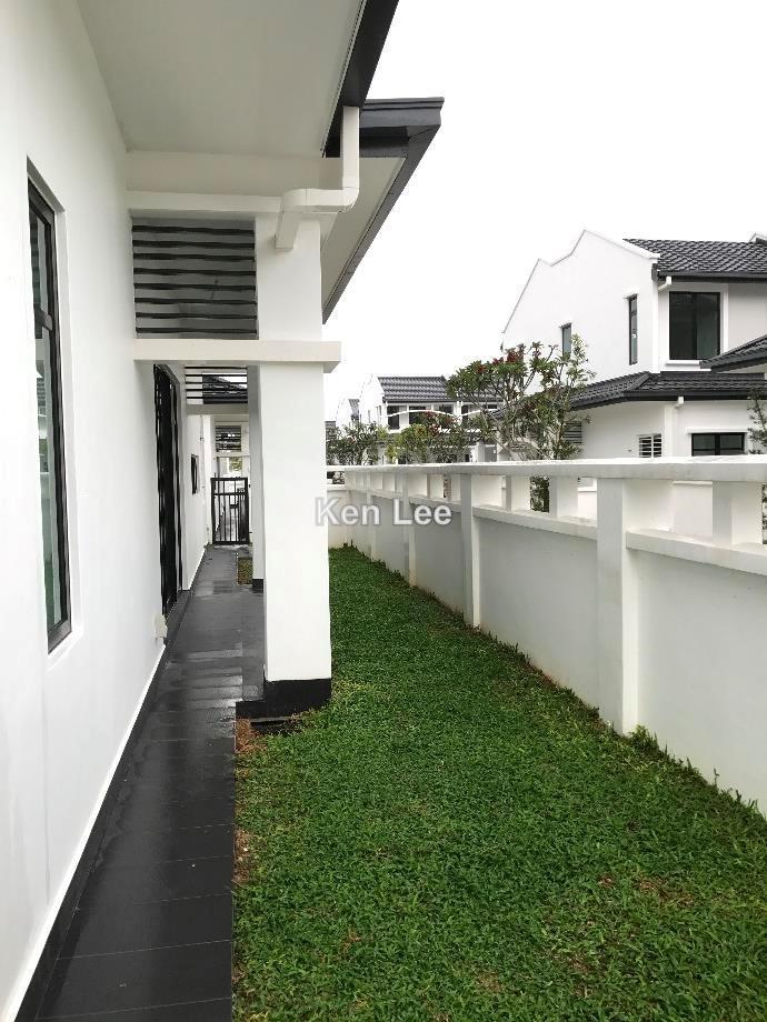 Rumah Berangkai 2 Tingkat untuk Dijual di Eco Majestic, Semenyih oleh Ken Lee - iProperty.com.my