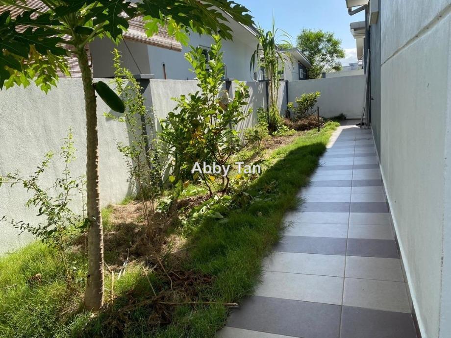 Bungalow House for Sale in Senawang Perdana, Senawang by Abby Tan - iProperty.com.my