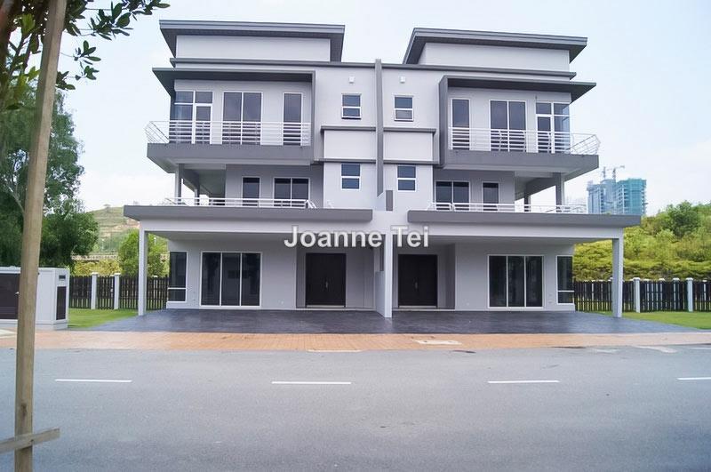 Rumah Berkembar untuk Dijual di MyDiva Homes @ Perdana Lakeview East, Cyberjaya oleh Joanne Tei - iProperty.com.my