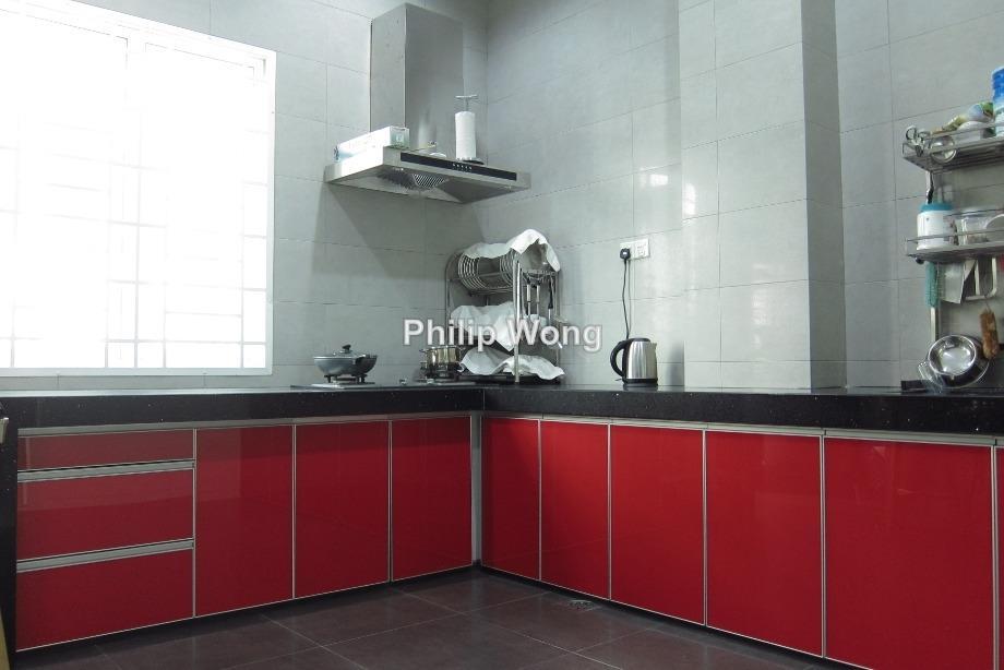 Rumah Berangkai 3 Tingkat untuk Dijual di Desa Park Serdang Seri Kembangan, Seri Kembangan oleh Philip Wong - iProperty.com.my