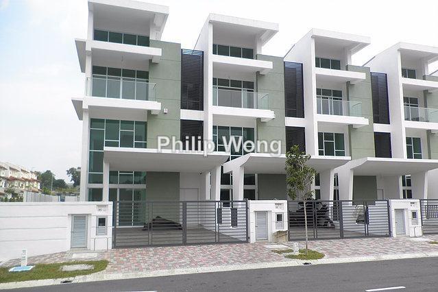 Rumah Berangkai 3 Tingkat untuk Dijual di Desa Park Serdang Seri Kembangan, Seri Kembangan oleh Philip Wong - iProperty.com.my