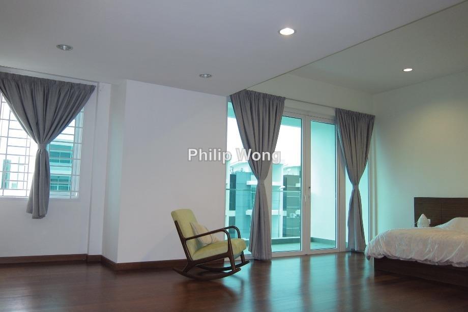 Rumah Berangkai 3 Tingkat untuk Dijual di Desa Park Serdang Seri Kembangan, Seri Kembangan oleh Philip Wong - iProperty.com.my