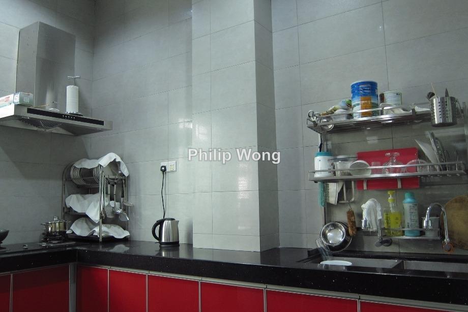 Rumah Berangkai 3 Tingkat untuk Dijual di Desa Park Serdang Seri Kembangan, Seri Kembangan oleh Philip Wong - iProperty.com.my