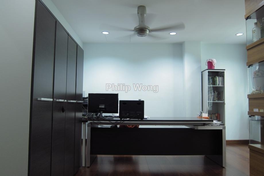 Rumah Berangkai 3 Tingkat untuk Dijual di Desa Park Serdang Seri Kembangan, Seri Kembangan oleh Philip Wong - iProperty.com.my