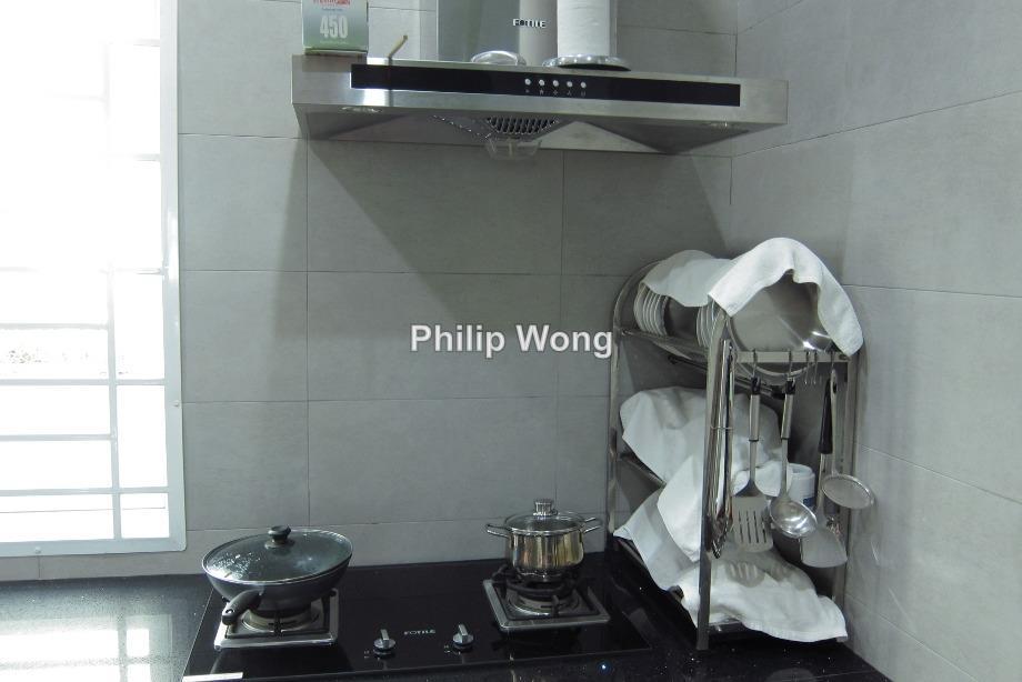 Rumah Berangkai 3 Tingkat untuk Dijual di Desa Park Serdang Seri Kembangan, Seri Kembangan oleh Philip Wong - iProperty.com.my