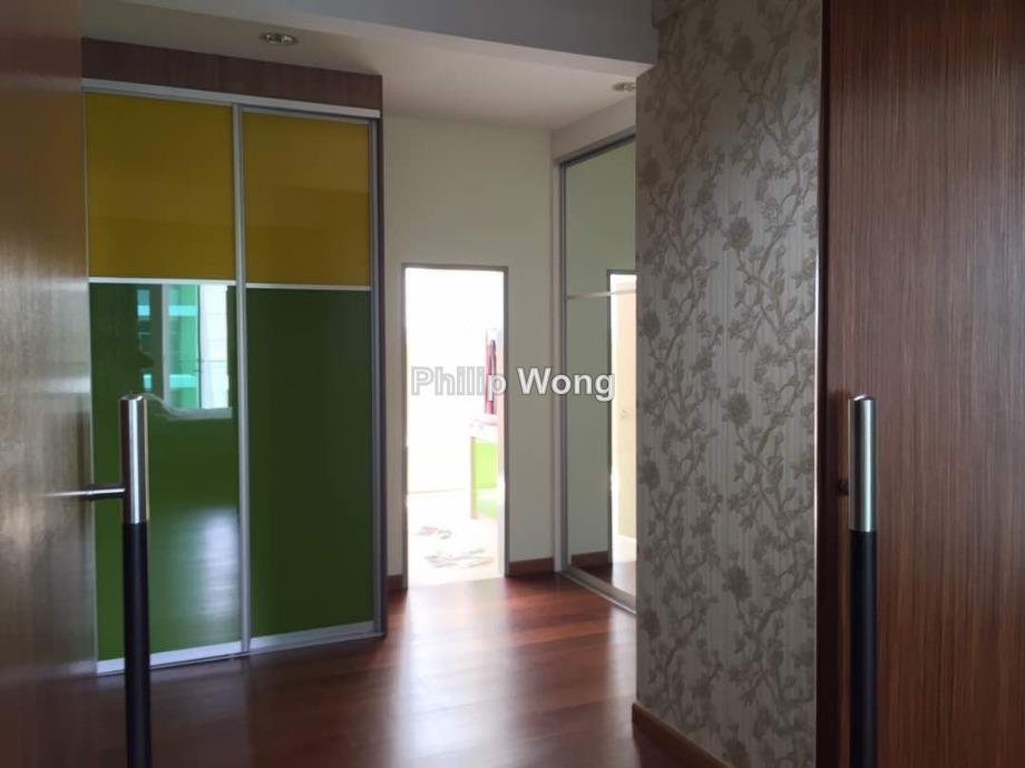 Rumah Berangkai 3 Tingkat untuk Dijual di Desa Park Serdang Seri Kembangan, Seri Kembangan oleh Philip Wong - iProperty.com.my