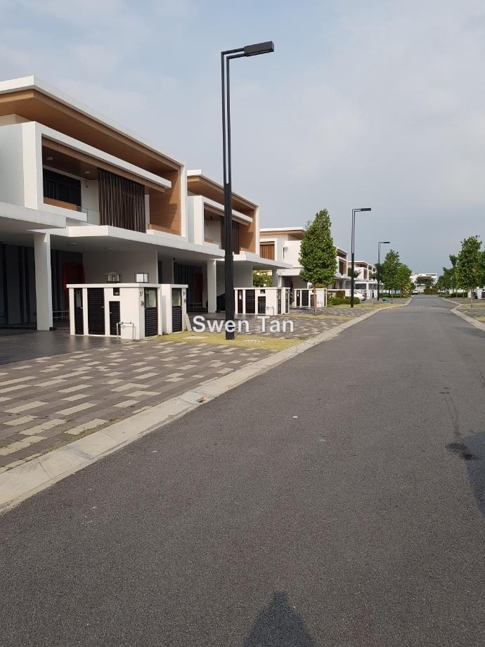 Rumah Berangkai 2 Tingkat untuk Dijual di Telok Panglima Garang, Selangor oleh Swen Tan - iProperty.com.my