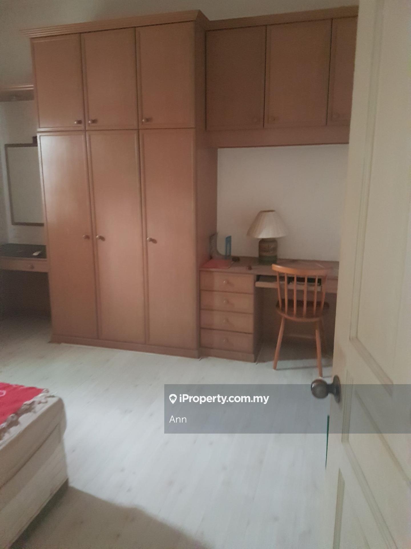 Rumah Bandar untuk Dijual di Country Heights, Kajang oleh Ann - iProperty.com.my