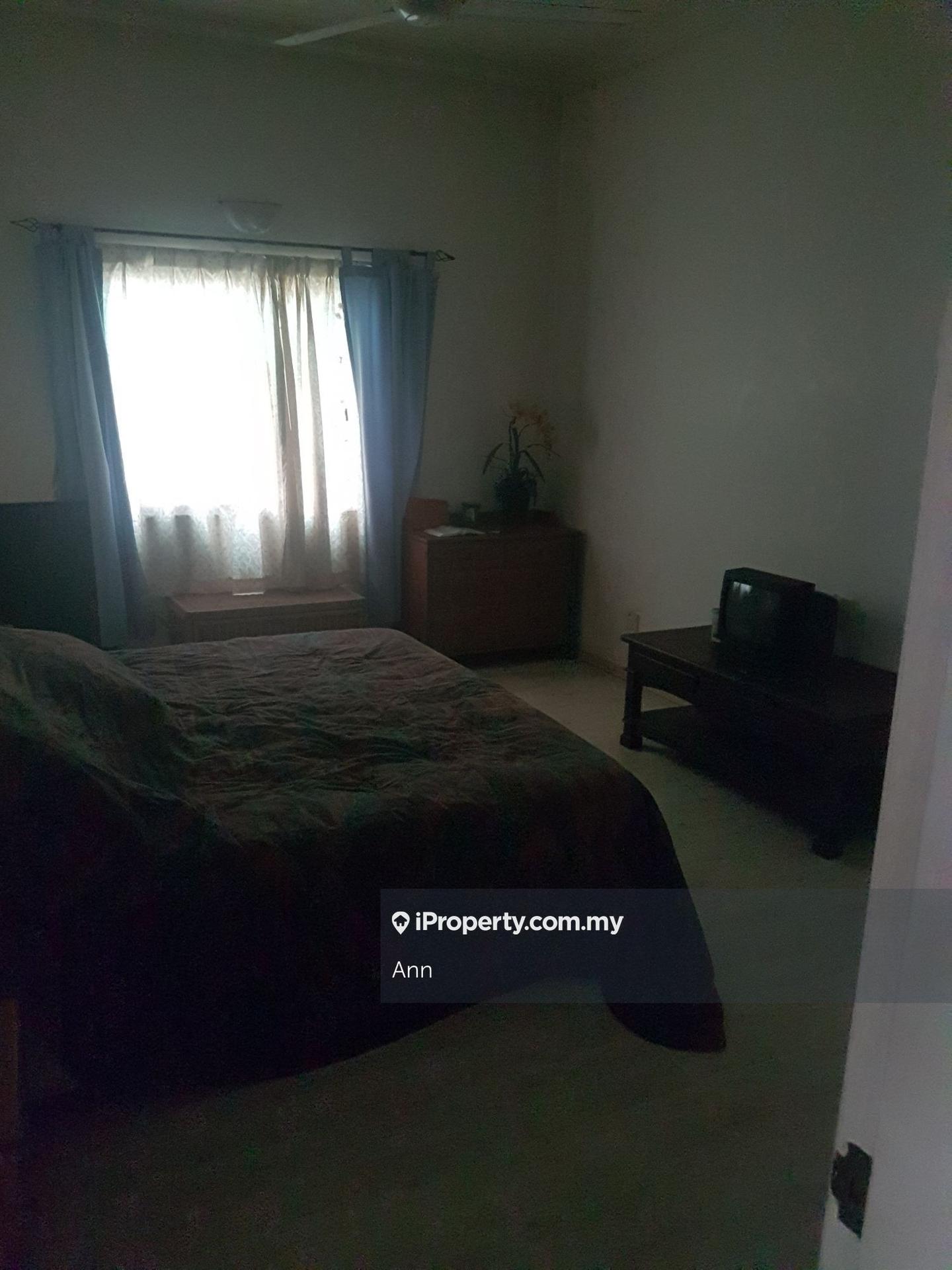 Rumah Bandar untuk Dijual di Country Heights, Kajang oleh Ann - iProperty.com.my
