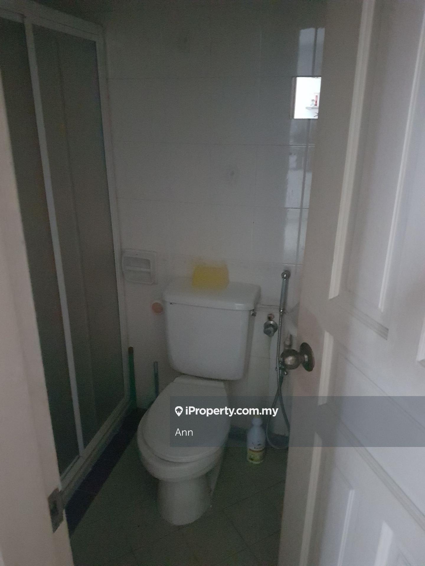 Rumah Bandar untuk Dijual di Country Heights, Kajang oleh Ann - iProperty.com.my