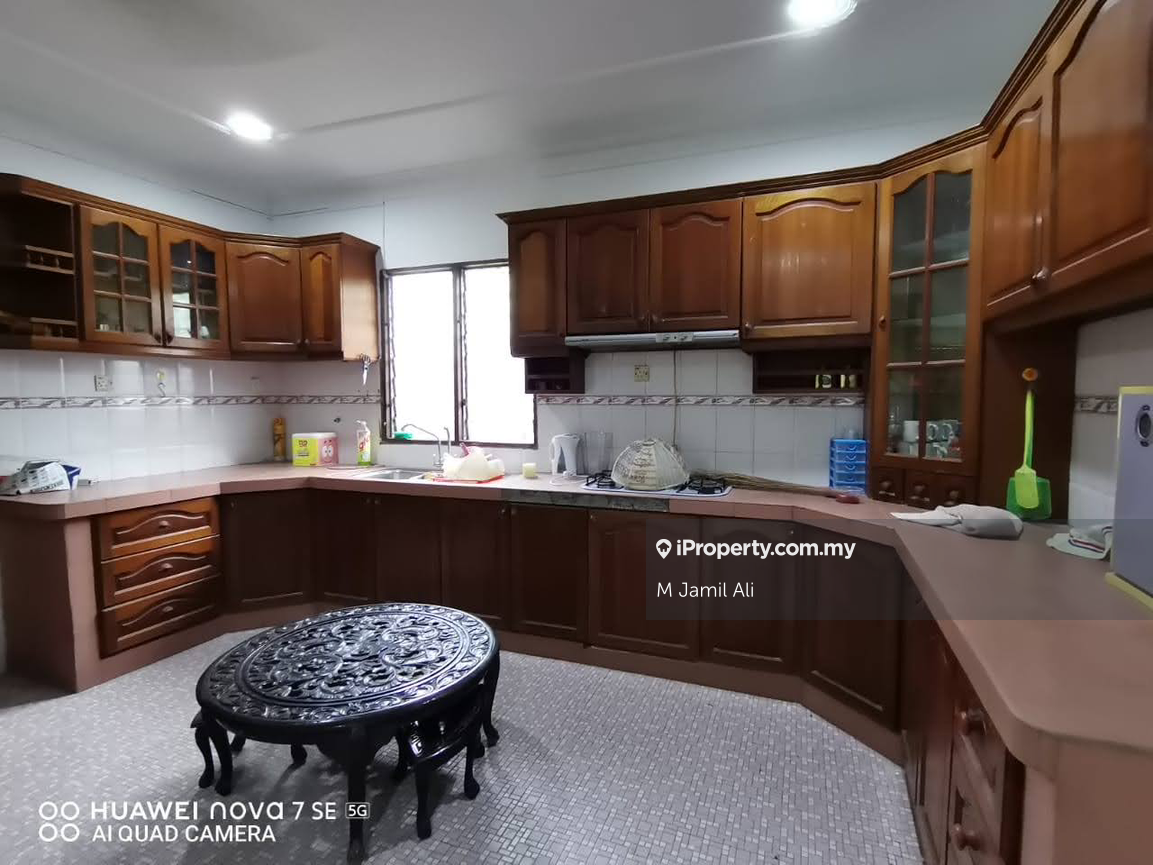 Bungalow House for Sale in Kampung Melayu, Kluang by M Jamil Ali - iProperty.com.my