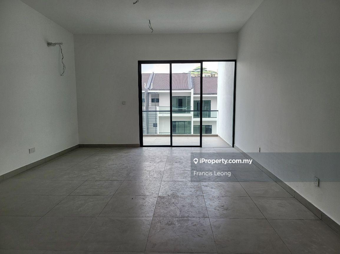 Rumah Berangkai 3 Tingkat untuk Dijual di Batu 9, Cheras oleh Francis Leong - iProperty.com.my