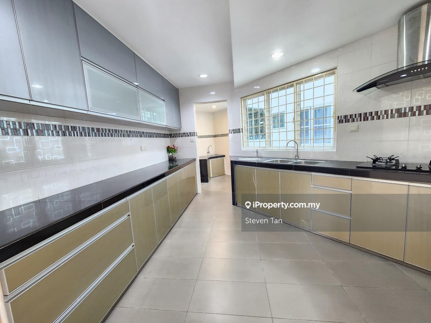 Condominium for Sale in La Vista Condominiums by Steven Tan - iProperty.com.my