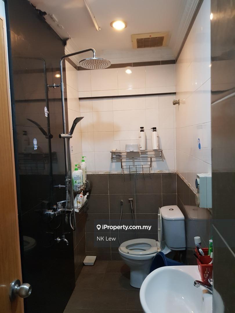 Rumah Berangkai 2 Tingkat untuk Dijual di Taman Bukit Serdang, Seri Kembangan oleh NK Lew - iProperty.com.my