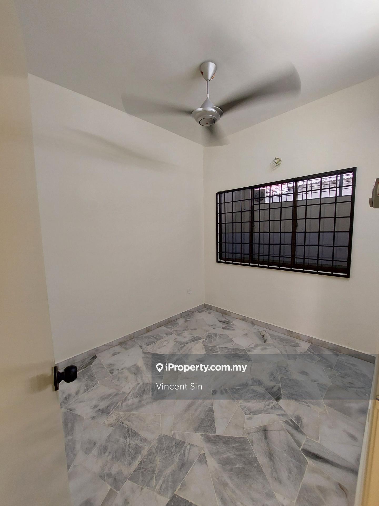 Rumah Berangkai 2 Tingkat untuk Dijual di Taman Puchong Intan, Puchong oleh Vincent Sin - iProperty.com.my