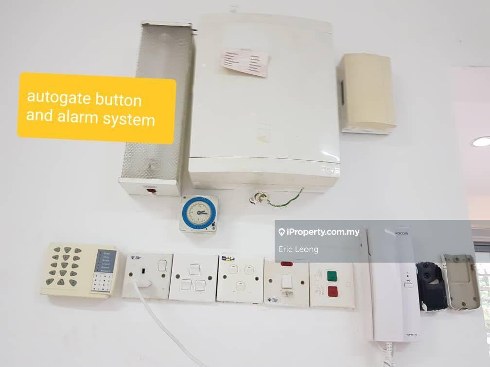 Rumah Berangkai 2 Tingkat untuk Dijual di Taman Lestari Putra, Seri Kembangan oleh Eric Leong - iProperty.com.my