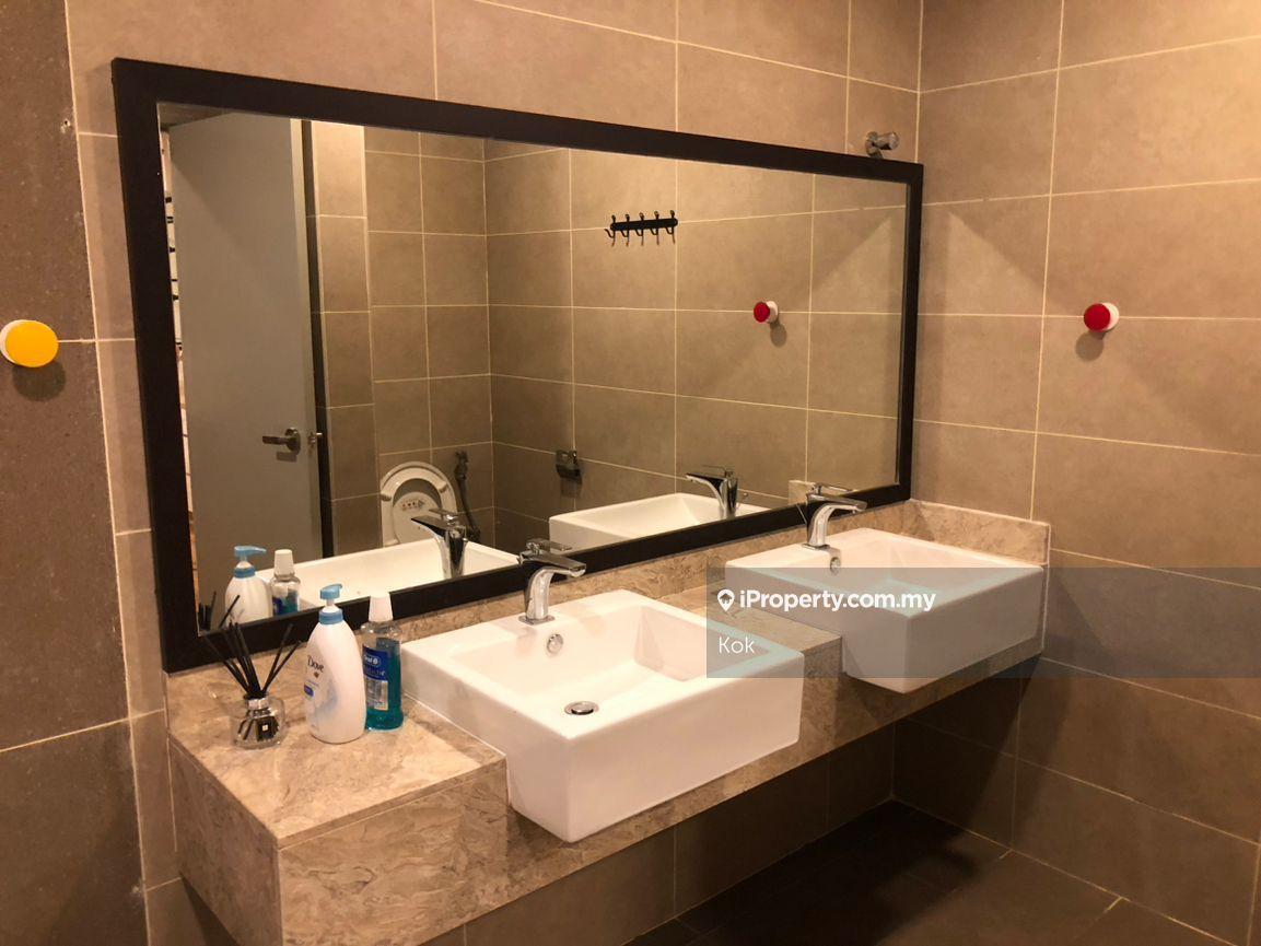 Rumah Berkembar untuk Dijual di Desa Petaling, Kuala Lumpur oleh Kok - iProperty.com.my