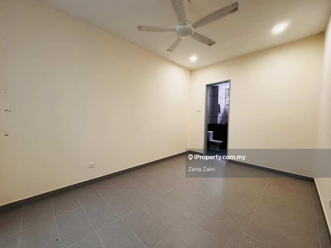 Rumah Berangkai 3 Tingkat untuk Dijual di TAMAN UKAY TROPIKA, Ampang oleh Zana Zakri - iProperty.com.my
