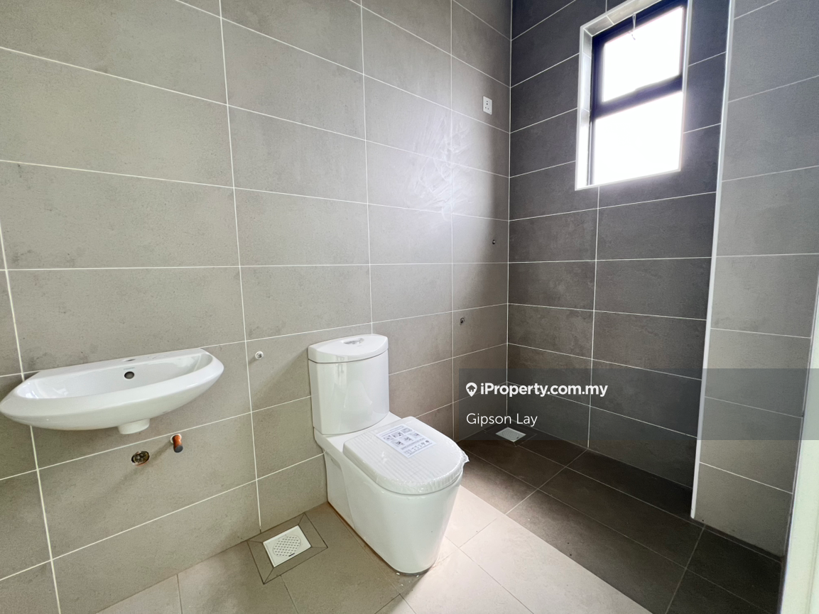 Rumah Berangkai 2 Tingkat untuk Dijual di Taman Tasik Indah, Kluang oleh Gipson Lay - iProperty.com.my