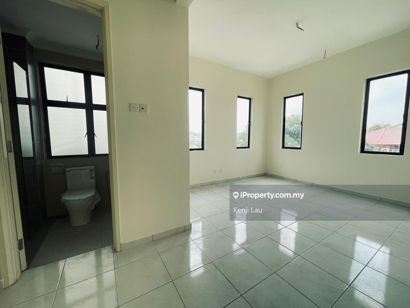 Rumah Bandar untuk Dijual di Bandar Tun Hussein Onn, Cheras oleh Kenji Lau - iProperty.com.my