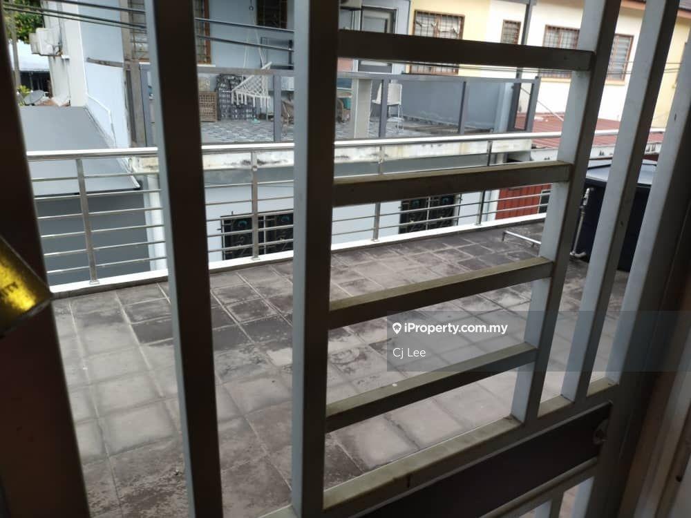 Semi-Detached House for Sale in Taman Lestari Putra, Seri Kembangan by Cj Lee - iProperty.com.my