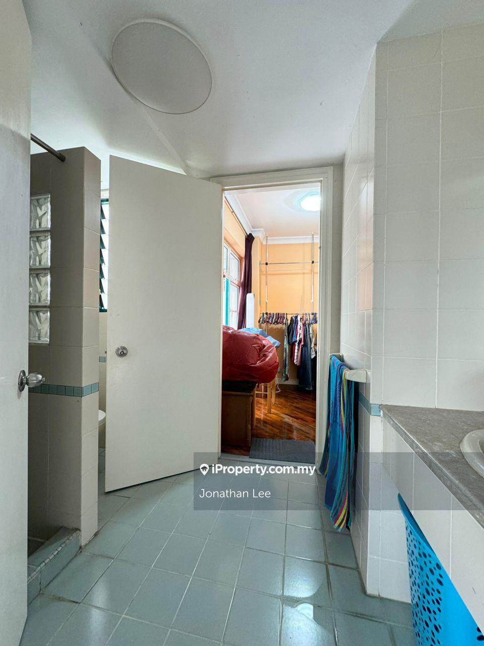 Kondominium untuk Dijual di The Straits View Condominium oleh Jonathan Lee - iProperty.com.my