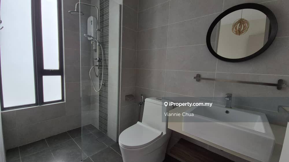 Residensi Servis untuk Disewa di Far East oleh Viannie Chua - iProperty.com.my