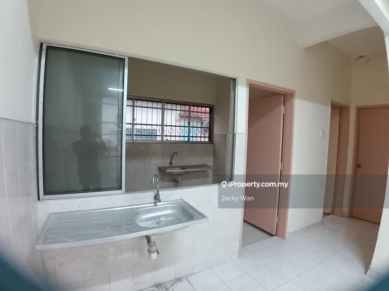 Rumah Berangkai 2 Tingkat untuk Dijual di Taman Putra Impiana, Puchong oleh Jacky Wan - iProperty.com.my