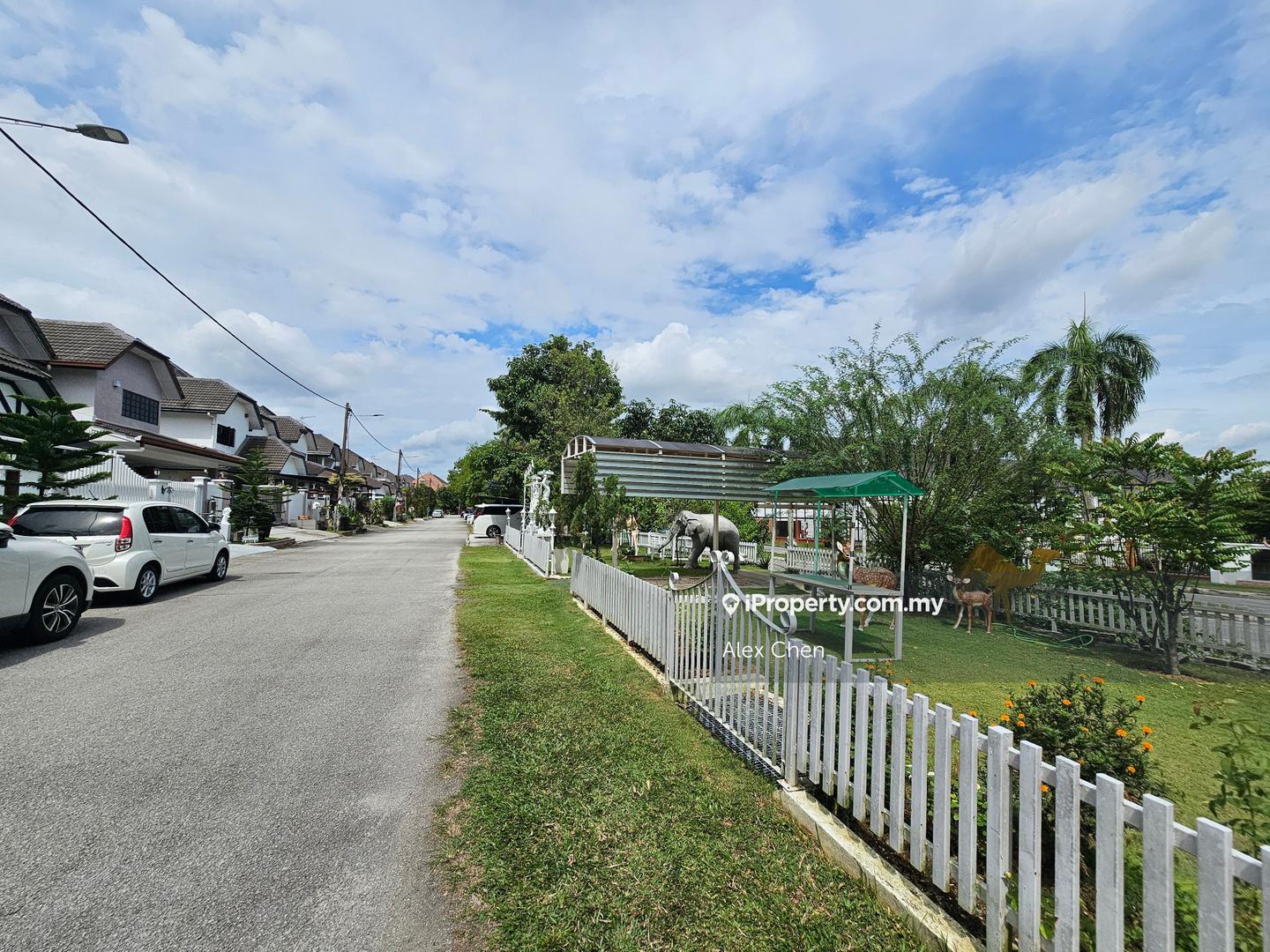 Rumah Berkembar untuk Dijual di Sungai Long, Bandar Sungai Long oleh Alex Chen - iProperty.com.my