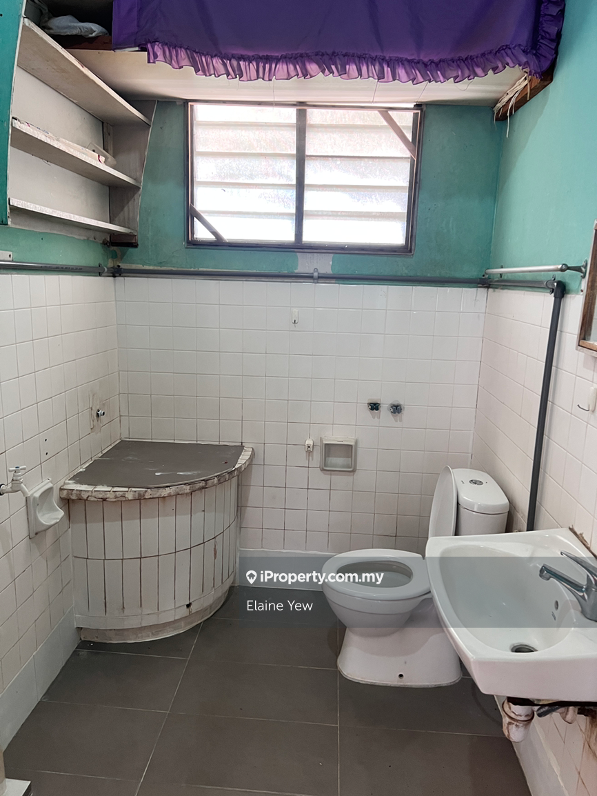 Rumah Berangkai 2 Tingkat untuk Dijual di Taman Dagang, Ampang oleh Elaine Yew - iProperty.com.my