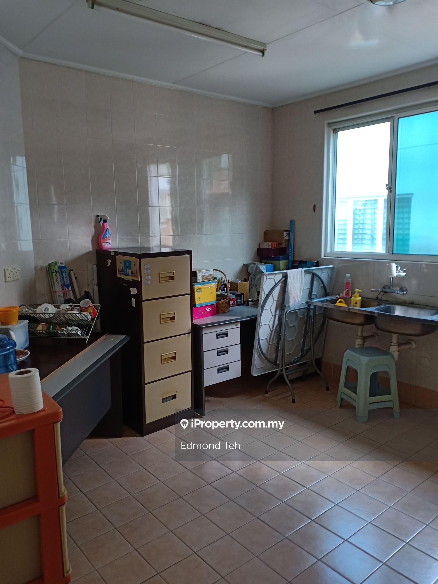 Rumah Berkembar untuk Dijual di Pinggiran Bukit Segar 3 storey + Garden, Cheras oleh Edmond Teh - iProperty.com.my