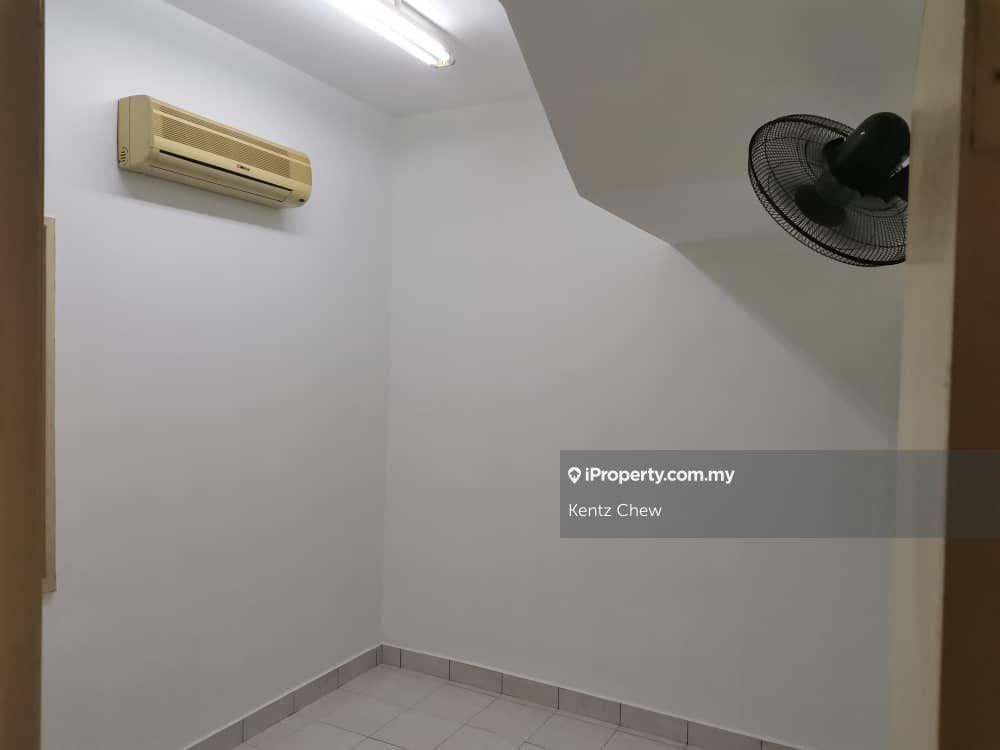 Rumah Berangkai 2 Tingkat untuk Dijual di Puchong Utama (Seksyen 8), Puchong oleh Kentz Chew - iProperty.com.my