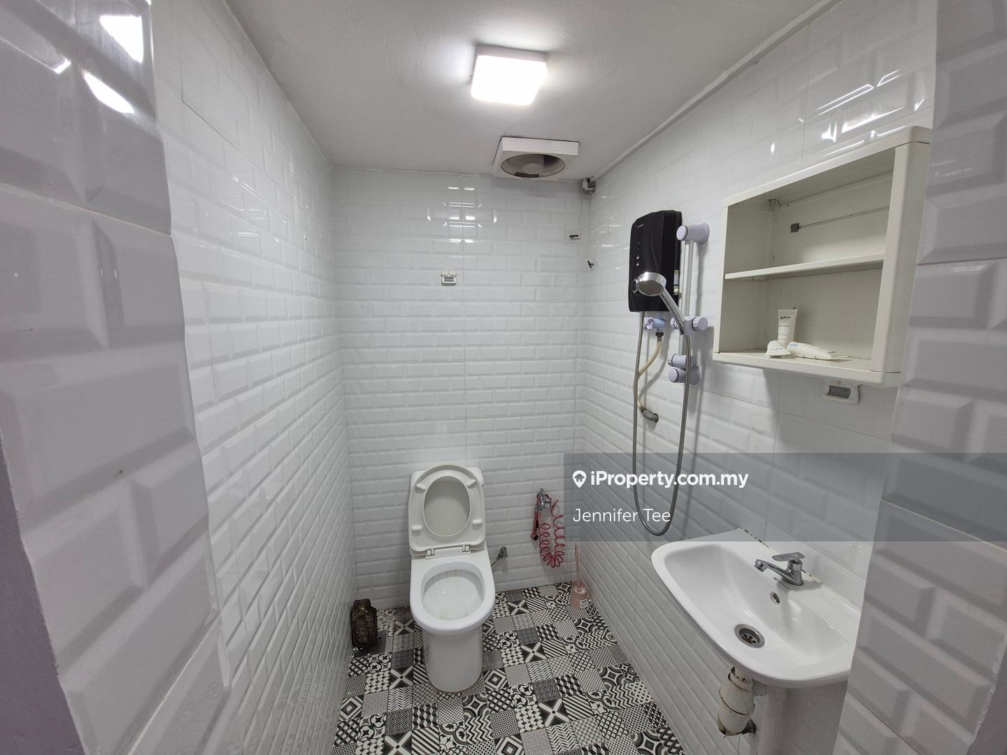 Rumah Berangkai 1 Tingkat untuk Disewa di Seksyen 8, Petaling Jaya oleh Jennifer Tee - iProperty.com.my