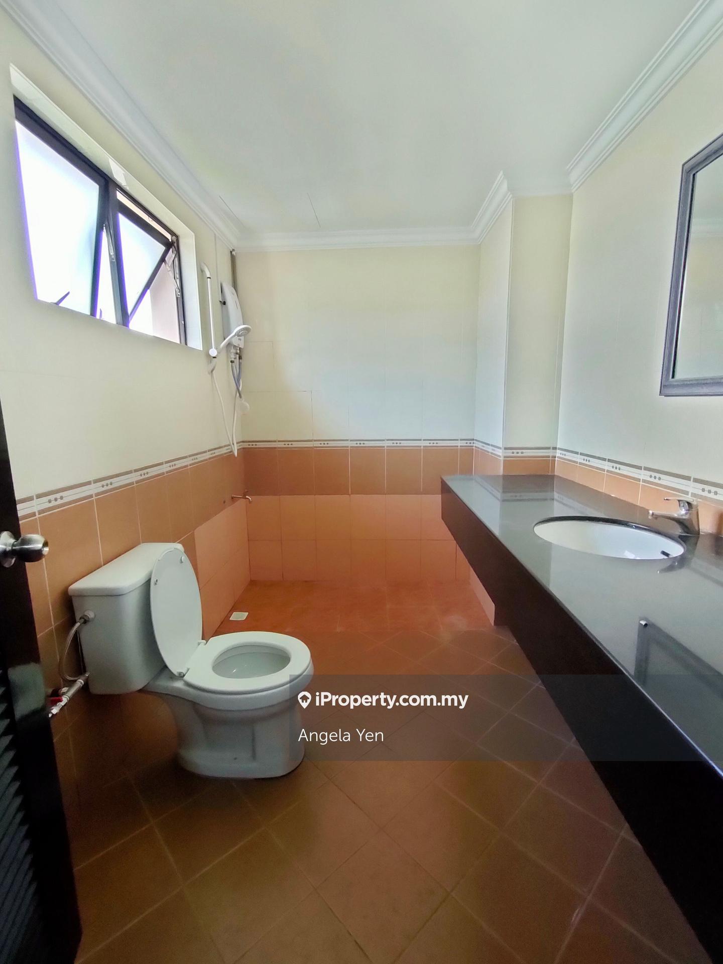 Condominium for Sale in Marina Court Resort Condominium by Angela Yen - iProperty.com.my