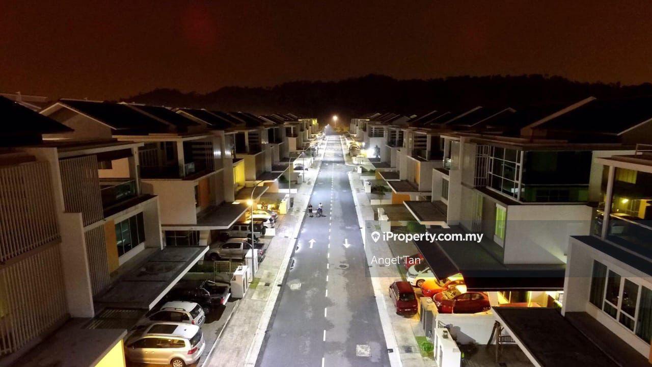 Rumah Berkembar untuk Dijual di Kinrara Residence, Puchong oleh Angel Tan - iProperty.com.my